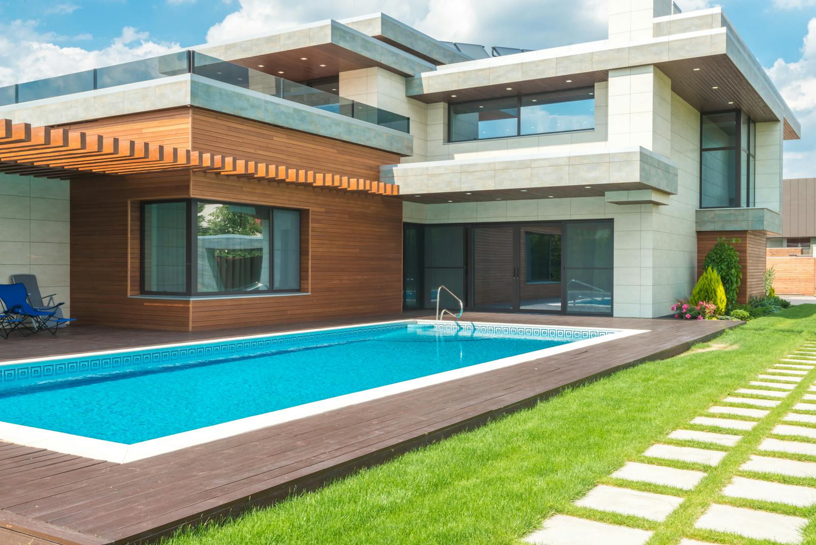 Beautiful Arizona backyard pool